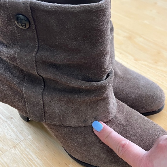 BCBG  booties 6 - Picture 5 of 6